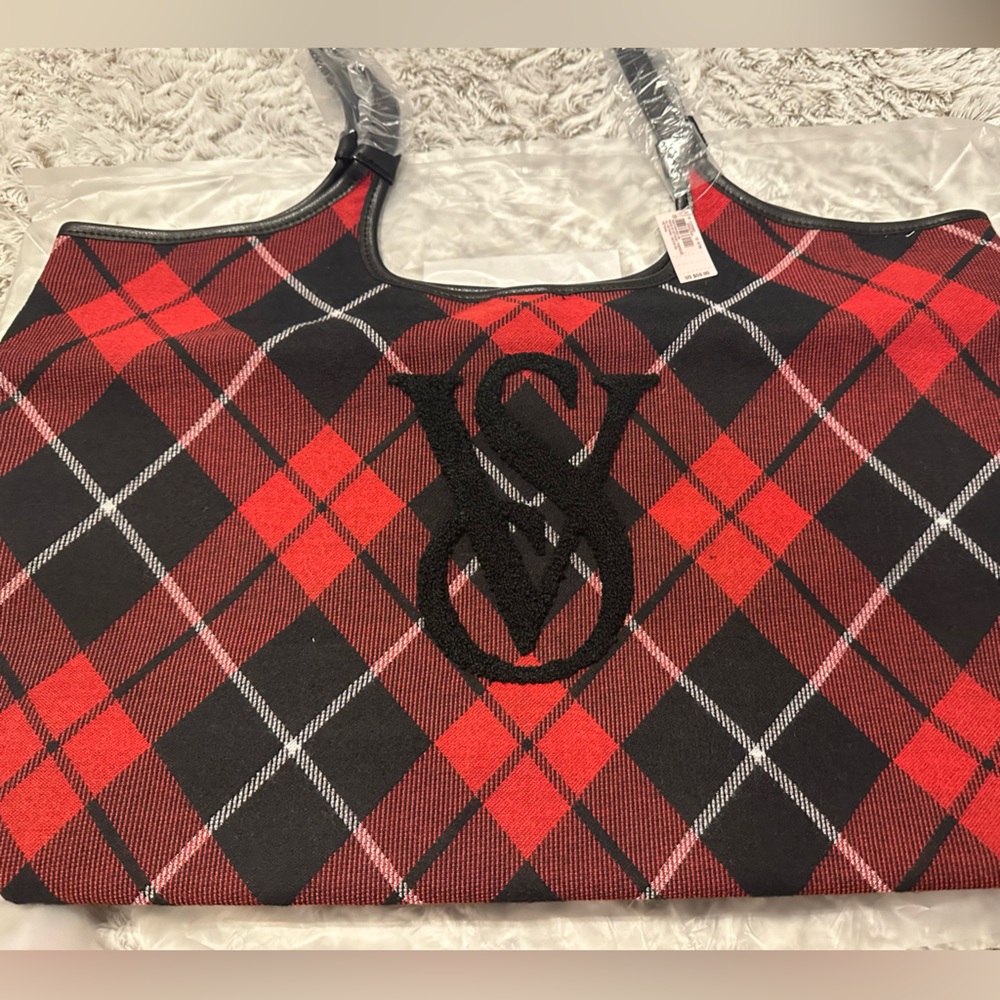 BRAND NEW VS holiday tote